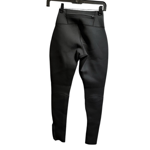 Skims Sports Swim Pant Onyx - Picture 7 of 7